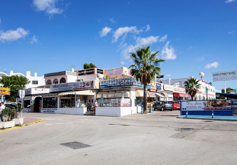 Foto 94cb4da2-fba3-448a-901d-fcc4907a03ec. Local comercial a Paraiso - Barronal Estepona
