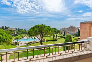 Penthouse in Las Lomas de Río Verde. Exclusivo ático dúplex reformado en la trinidad, milla de oro de