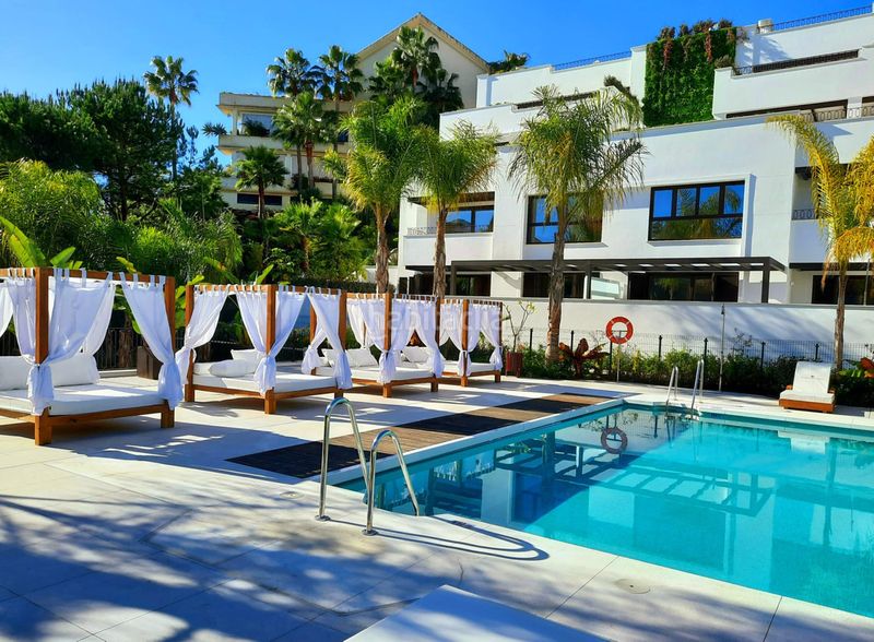 Foto aa1b4b0a-6b91-489b-a9f9-38fbf468e666. Àtic amb aparcament piscina a Puente Romano Marbella