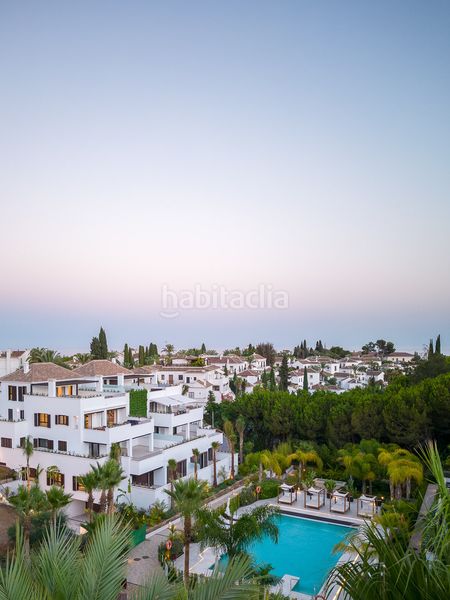 Foto d55e30b6-6229-4d11-b5a4-fd4526090553. Àtic amb aparcament piscina a Puente Romano Marbella