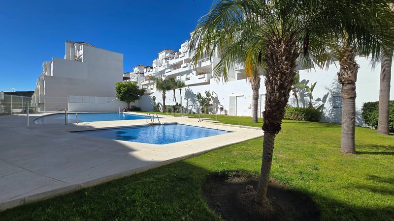 Foto f0d86053-fed0-4c8a-a2c2-5c3f4cf24cad. Dúplex amb aparcament piscina a Valle Romano Golf Estepona