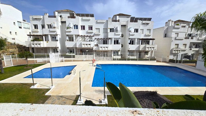 Foto f56ff053-6232-48aa-b7e5-3a984742aa5a. Dúplex amb aparcament piscina a Valle Romano Golf Estepona