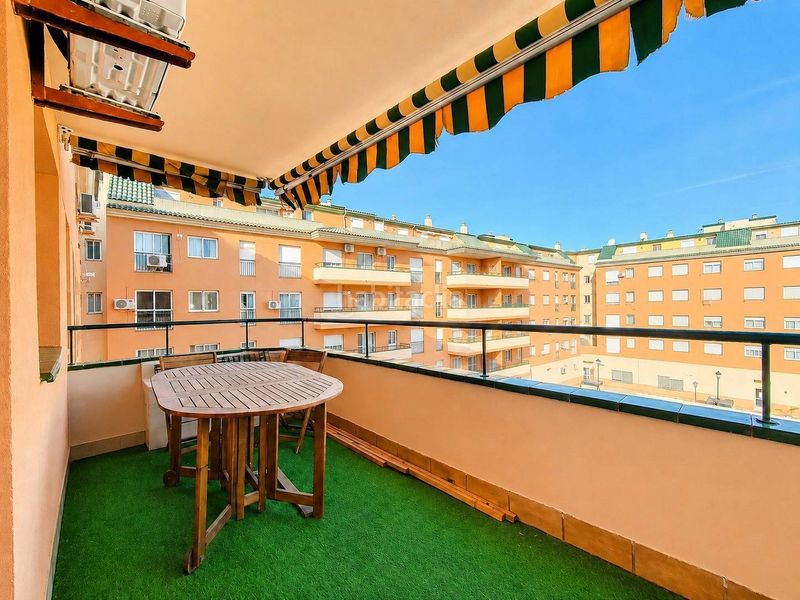 Foto e8b8f117-3536-425a-a169-5689aaf2cce6. Apartament amb calefacció aparcament piscina a San Luis de Sabinillas Manilva
