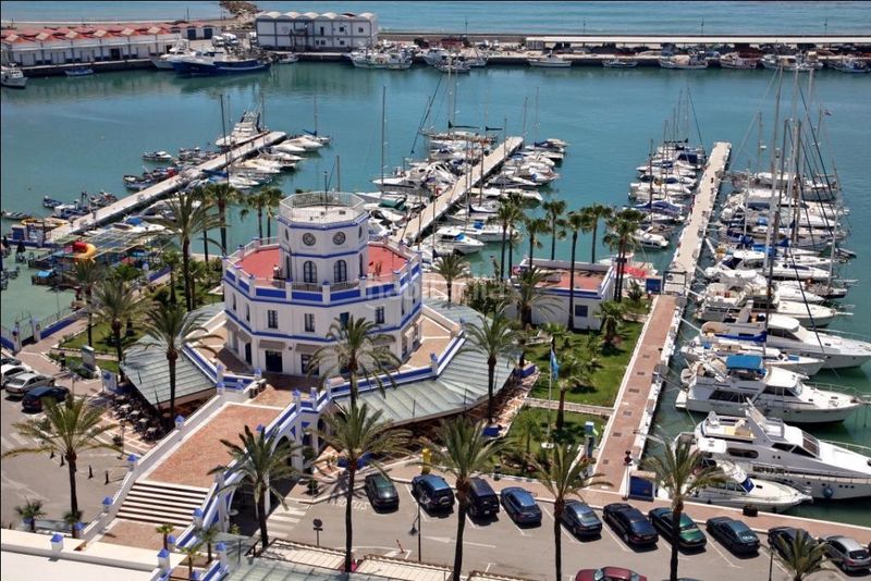 Foto 5e4bacd1-003d-4dab-a2d1-2f08f35180d6. Àtic amb aparcament piscina a Guadalobón Estepona