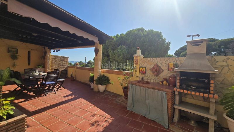 Foto 5234ddd7-b0d4-4063-9f15-a53885cf1a87. Casa aparellada amb aparcament piscina a puerto de Estepona Estepona
