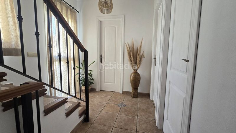 Foto 7ba12ae7-5c85-4150-bd66-33b466dd7a9d. Casa aparellada amb aparcament piscina a puerto de Estepona Estepona