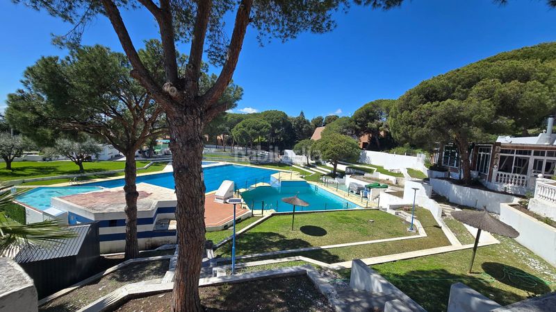 Foto bad37640-66f9-4906-b8c8-8813dd867b93. Casa aparellada amb aparcament piscina a puerto de Estepona Estepona