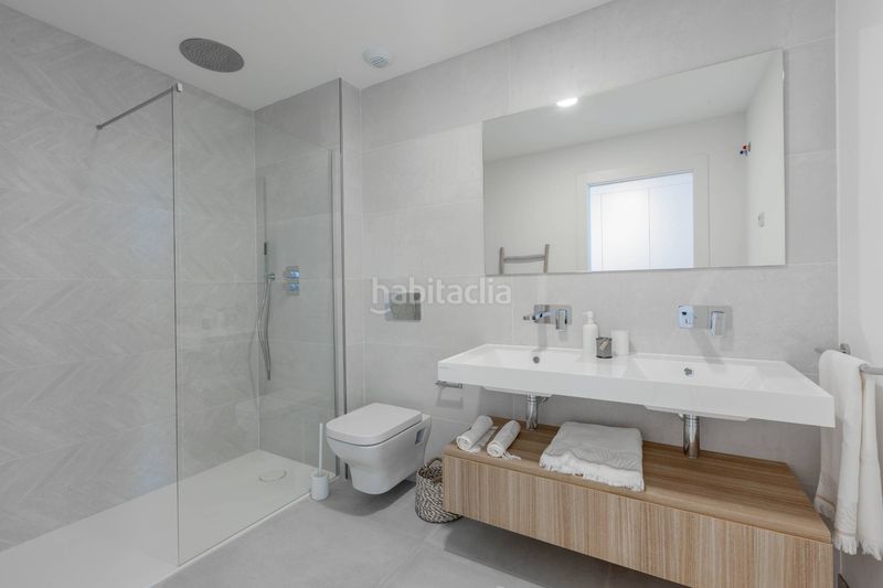 Foto 7efaebbd-111b-45a6-b7a7-be50366f7e76. Casa adossada amb calefacció aparcament piscina a Mijas