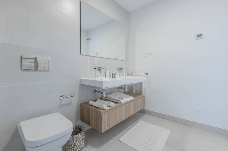 Foto f5e144a7-7105-48bf-8c53-ef5d28b0e646. Casa adossada amb calefacció aparcament piscina a Mijas