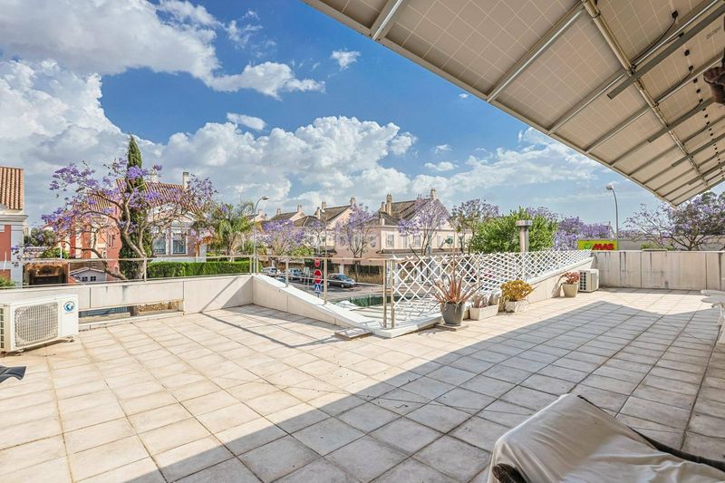 Foto f8f5d33d-7f77-41d8-98fc-95d6356bb047. Casa amb calefacció aparcament piscina a Olivar de Quintos Montequinto