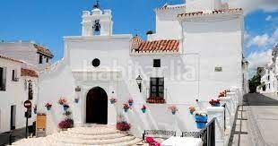Foto b4f43fa1-43a9-42d8-bfc3-1e4892e9b86c. Planta baixa amb calefacció aparcament piscina a Mijas