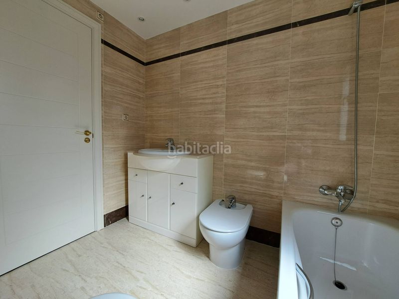 Foto e8f11453-bec5-44e0-9897-f43a357aeaaa. Àtic amb calefacció aparcament piscina a puerto de Estepona Estepona