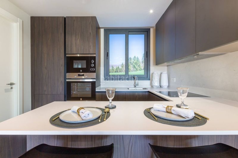 Foto edd2f768-003d-4fbe-8dda-c81a07356588. Apartament amb calefacció aparcament piscina a Guadalobón Estepona