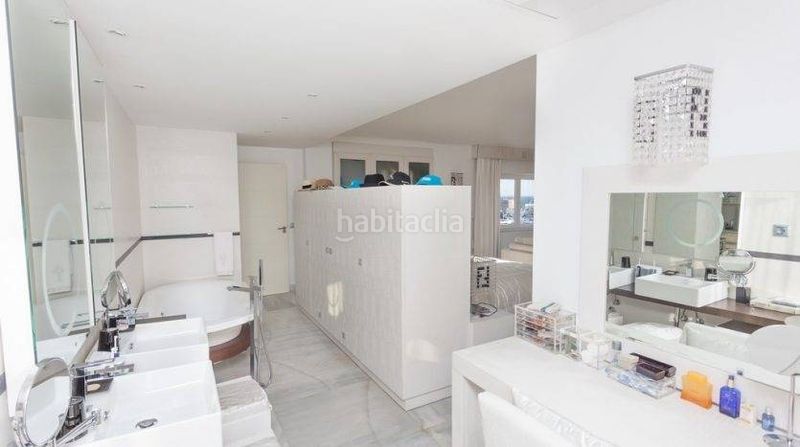 Foto 10f3a78f-d57b-40da-9470-5e8181b42725. Àtic amb calefacció aparcament a Puerto Banús Marbella