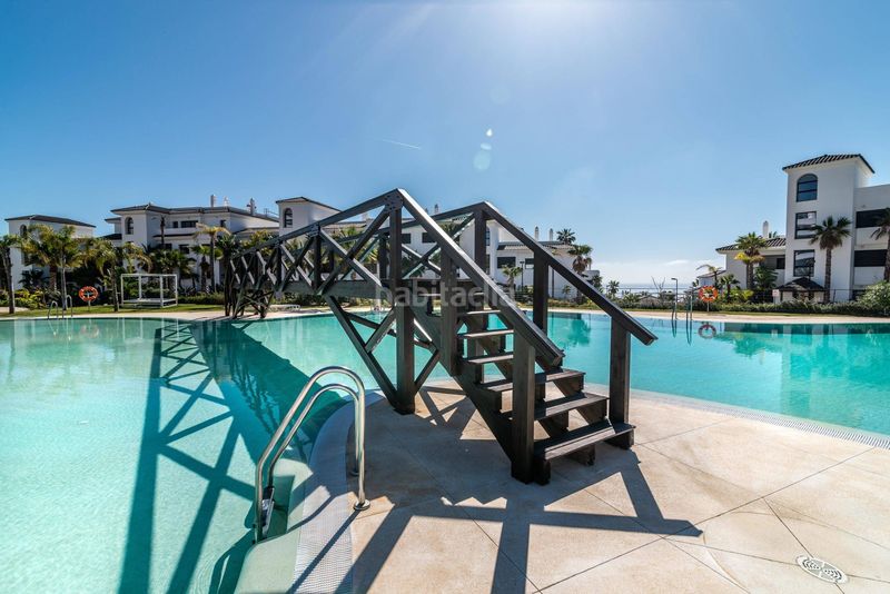 Foto 09f7d505-e82e-469b-9dbd-cb0c220f7849. Apartament amb calefacció aparcament piscina a altos de Estepona Estepona