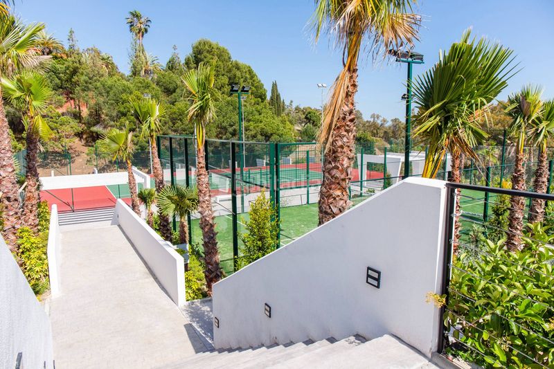 Foto 726e1c99-b8d8-4e57-9ba1-c830f1e14683. Apartament amb calefacció aparcament piscina a altos de Estepona Estepona