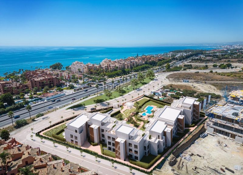 Foto 5c731290-fad8-4881-a33f-dc455c7d3592. Planta baixa amb calefacció aparcament piscina a Estepona