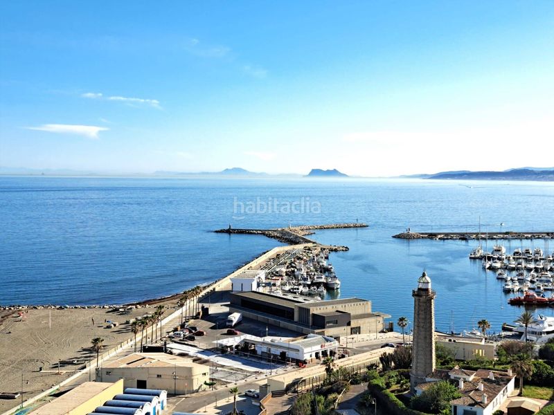 Foto 3c61b617-229c-4d4f-8c5c-452d75156ccf. Apartament amb calefacció aparcament piscina a Zona Calvario Estepona