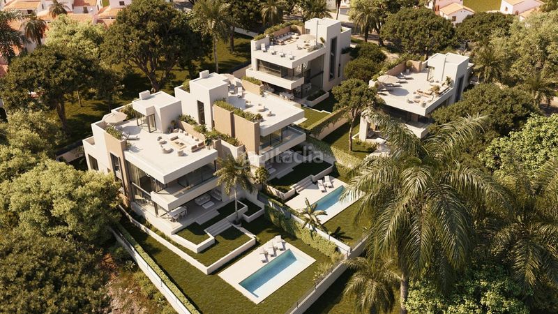 Foto f50e9ca2-7436-43d1-851b-e5349e050923. Xalet amb calefacció aparcament piscina a Costabella Marbella