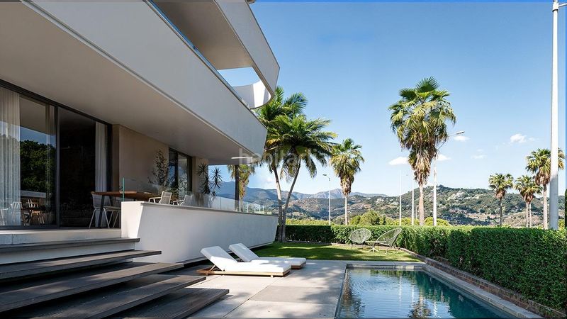 Foto c6a8ba81-a0f2-4d00-8928-198499f2764c. Apartament amb aparcament piscina a Zona Calvario Estepona