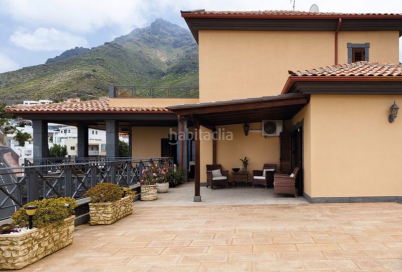 Foto be77fad8-dfd9-411f-92a4-d93ff6677a8a. Casa amb calefacció aparcament piscina terrassa a Adeje