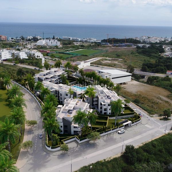 Foto b2b263b0-5d97-4511-8e79-bbc4e2ea856e. Planta baixa amb calefacció aparcament piscina a Estepona