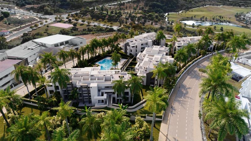 Foto d560a620-a7fa-42ed-b871-7f2d1d9a582b. Planta baixa amb calefacció aparcament piscina a Estepona