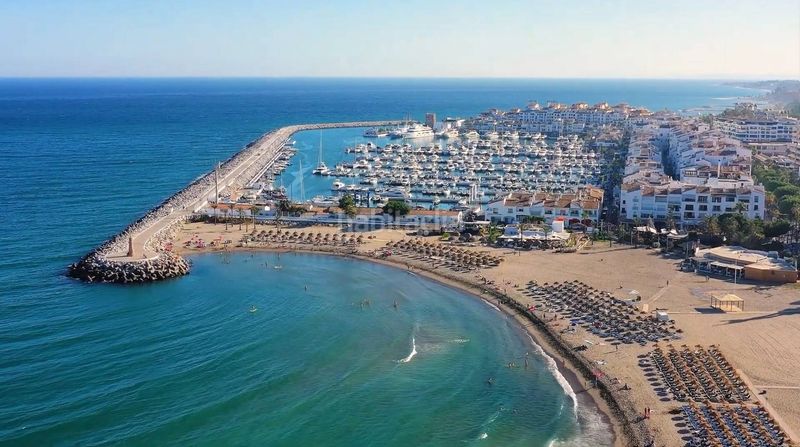 Foto 43f68dfc-cbe2-4fd3-b676-68adf63ad354. Àtic amb calefacció aparcament piscina a bahía de Marbella Marbella