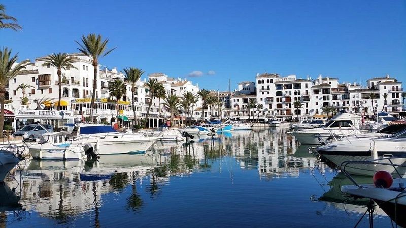 Foto ced4273a-b1ed-438d-b220-a3e39ace8514. Apartament amb calefacció aparcament piscina a Chullera Manilva