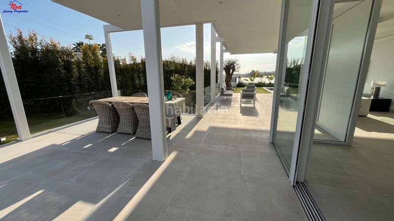 Foto db7a88b8-90f4-4f90-8c0b-c0c9aabe8136. Xalet amb calefacció aparcament piscina a Valdeolletas - Las Cancelas - Xarblanca Marbella