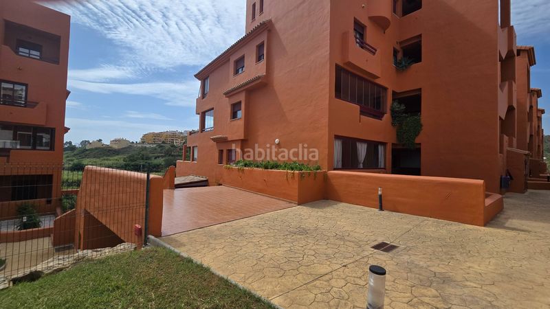 Foto 9110a674-f9bd-40a0-8c37-ea5d28961fa4. Apartament amb aparcament piscina a El Castillo Manilva