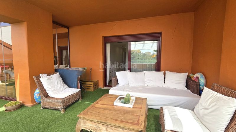 Foto d871c8e9-cf05-4063-af14-9a96ca486a78. Apartament amb aparcament piscina a El Castillo Manilva