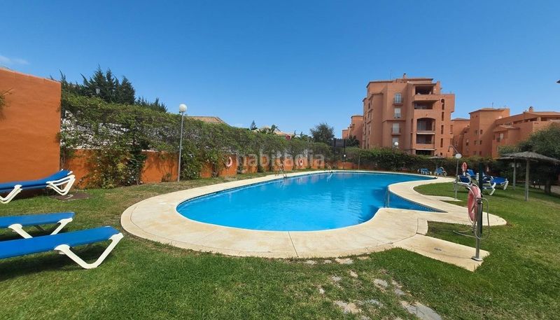 Foto e171cea4-c4c2-476d-96a8-f19745877791. Apartament amb aparcament piscina a El Castillo Manilva