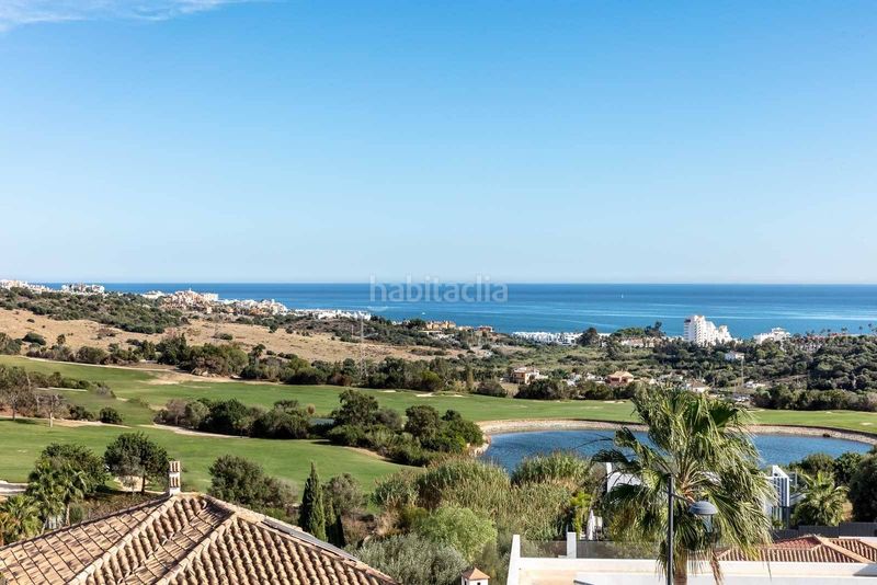 Foto 504e51a8-dee1-4fc1-93f4-518f94d7810a. Àtic amb calefacció aparcament piscina a Valle Romano Golf Estepona