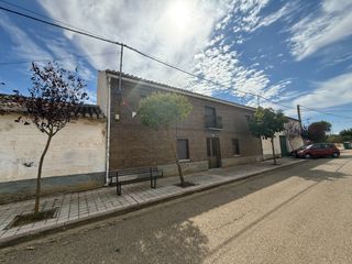 House  Calle trascorrales 47. Oportunidad casa de pueblo en cervatos de la cueza