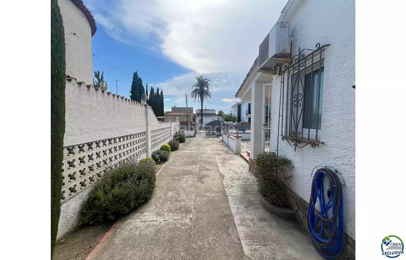 Foto 1d37f546-b27b-4cdd-b934-8ccdb29a0f53. Casa a sector Peni 115 a Peni Empuriabrava
