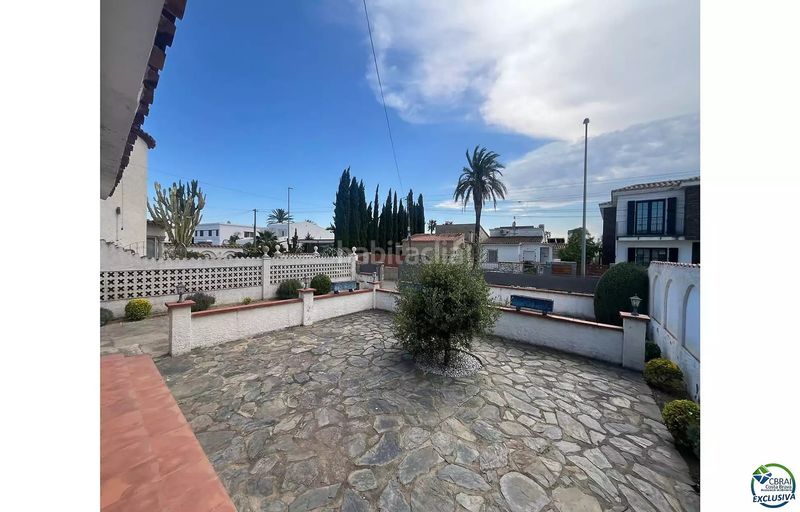 Foto bedeae3d-a2b5-4910-94a9-3ca70a852821. Casa a sector Peni 115 a Peni Empuriabrava