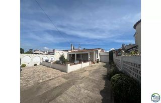 Casa a Sector peni 115. Casa de planta baja para reformar en peni, con garaje, posibilid