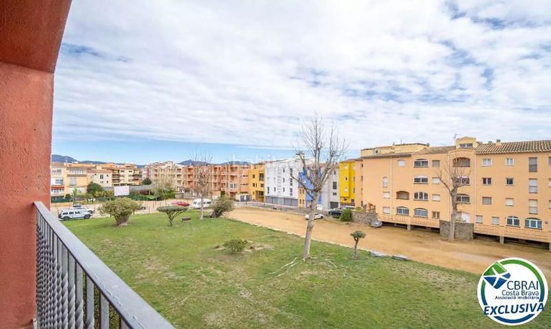 Foto 2f5b9fc7-1645-4fec-acdd-f295e3f95c3b. Pis a calle de la lluna 16 a Muga - Gran Reserva - Badia Empuriabrava