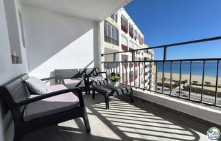 Etagenwohnung  Sector delta muga 11. Apartamento en primera l�nea de mar, reformado, con terraza y vi