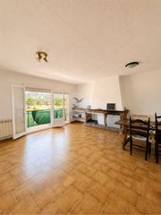 Etagenwohnung  De collsacabra. Amplio piso de 4 habitaciones en mas matas con vistas a la monta