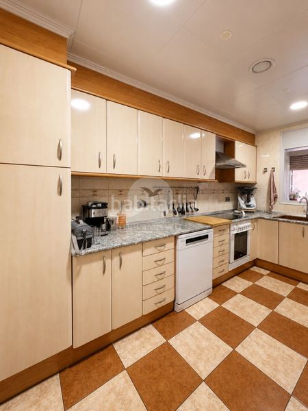 Foto 0c7bc645-4e39-4e29-8d3e-35d7d97da403. Casa adossada a Parc Bosc-Castell Figueres