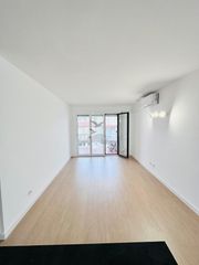 Pis a Centre. Piso en el centro de roses  a pocos pasos de la playa
