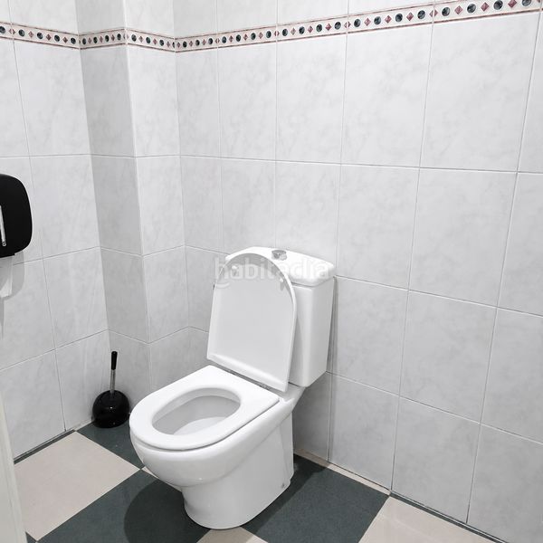 Foto 7c884bd2-8a0f-4513-812f-29bd028c370e. Local comercial a Zona Nord Alcoi