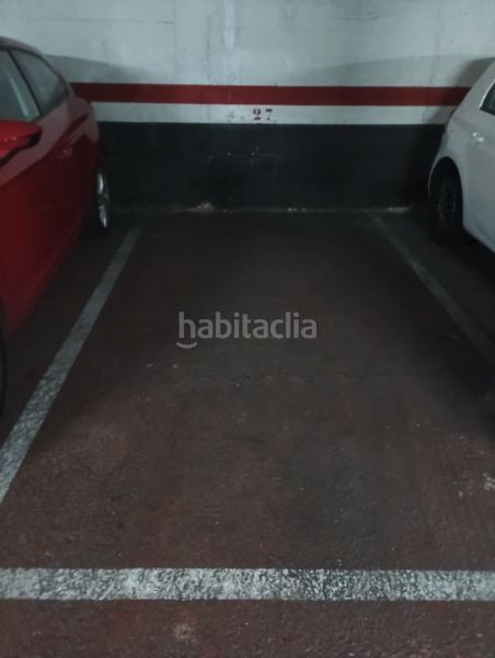 Foto edc5b644-08a2-4c2b-add2-8d363cd1d3f1. Aparcament cotxe a Dreta de l´Eixample Barcelona