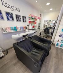 Traspàs Local Comercial  Carrer d'enric morera. Peluquería en traspaso en mollet del valles.