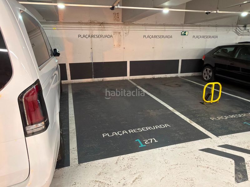 Foto 1a9ba8c2-d123-4644-be56-cf3dfaac108b. Aparcament cotxe a Raval Barcelona