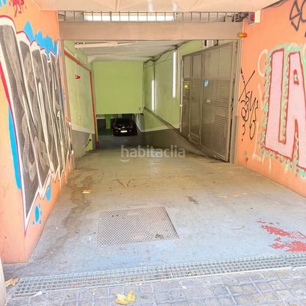 Foto 578d8636-1c77-4989-a312-aa2207a568e1. Aparcament cotxe a Sagrada Família Barcelona