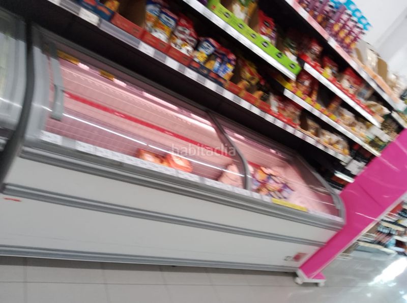 Foto c8724a6e-e251-403c-80a9-31ac5d7e6cbf. Traspaso local comercial traspaso de supermercado en pleno funcionamiento en Sabadell