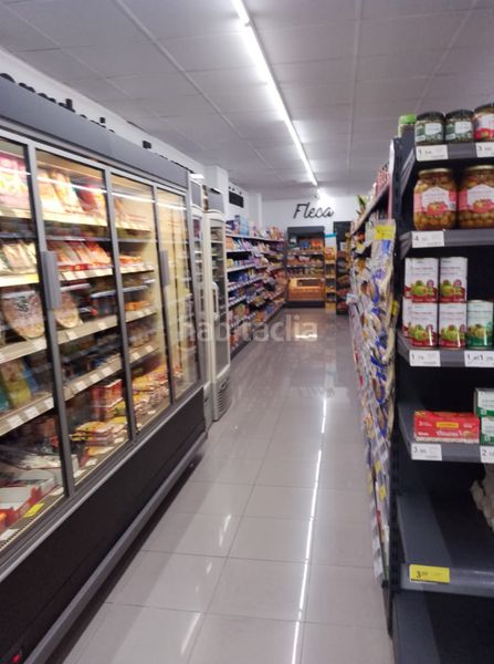 Foto febd9553-238e-4684-9632-db84f4020323. Traspaso local comercial traspaso de supermercado en pleno funcionamiento en Sabadell